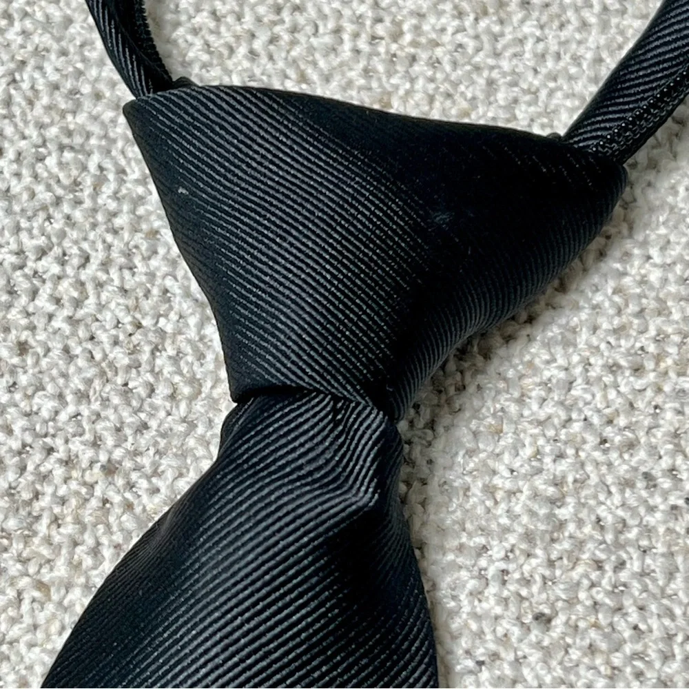 Luther Pike Kids Necktie Black - Pre-tied